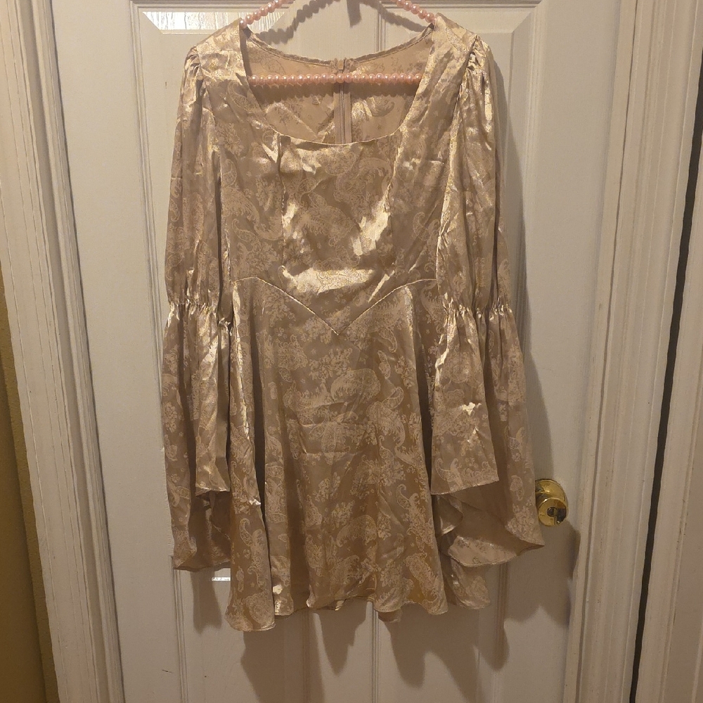 Elegant Cream Long Sleeve Dress